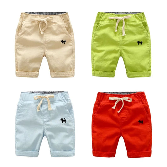 Sommershorts im Sommerstil